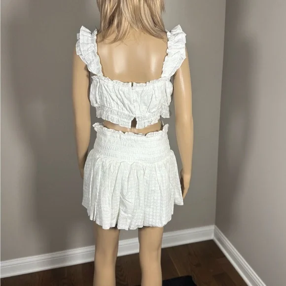 AKIRA White Eyelet Lace 2 Piece Set Ruffle Crop Top Smocked Mini Skirt Sz L NWT - Picture 3 of 5